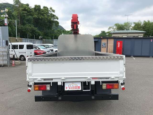 Hino Dutro 8