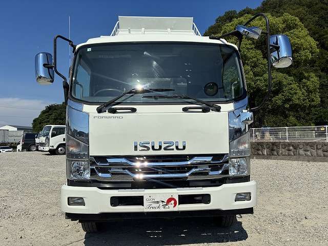 Isuzu Forward 2