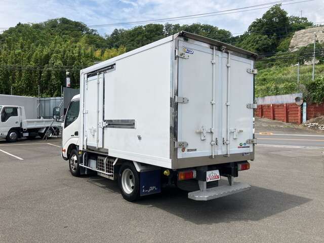Hino Dutro 2