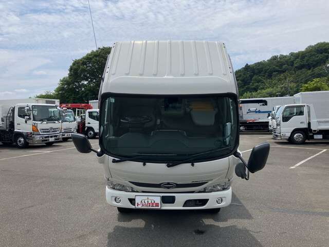 Hino Dutro 4