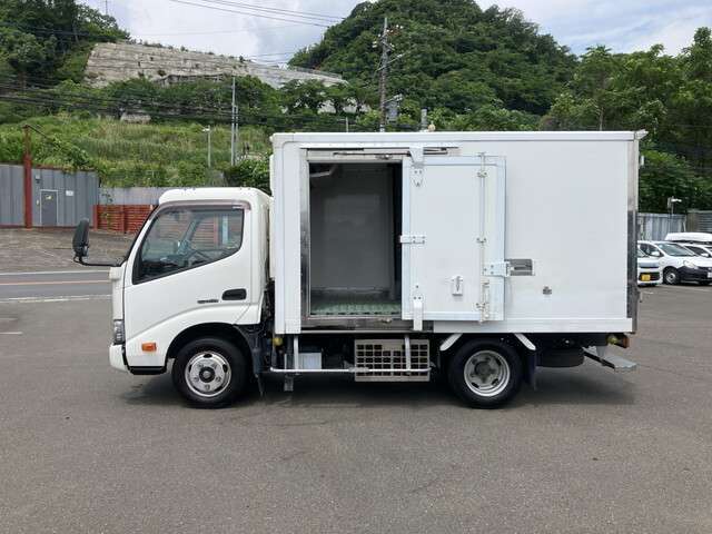 Hino Dutro 5