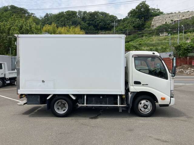 Hino Dutro 10