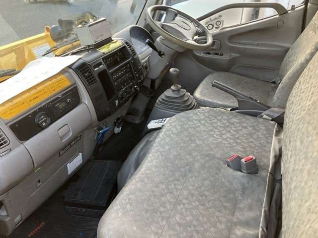Hino Dutro 4