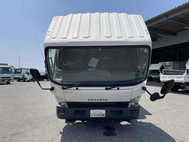 Isuzu Elf 7