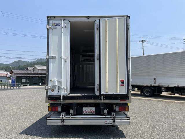 Isuzu Elf 8