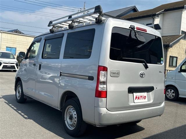 Toyota Town Ace Van 12