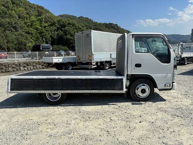 Isuzu Elf 12