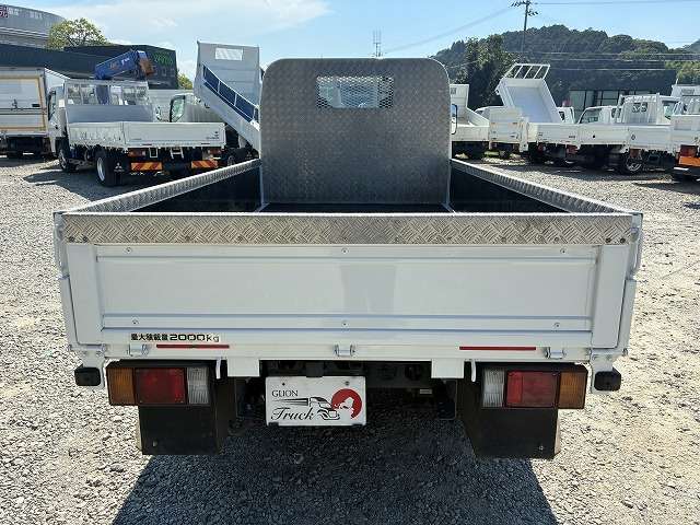 Isuzu Elf 7