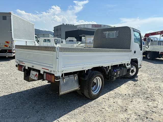 Isuzu Elf 8