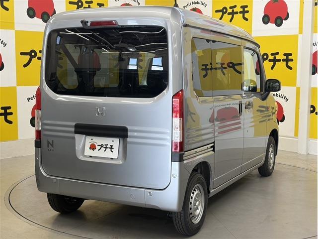 Honda N-VAN 12
