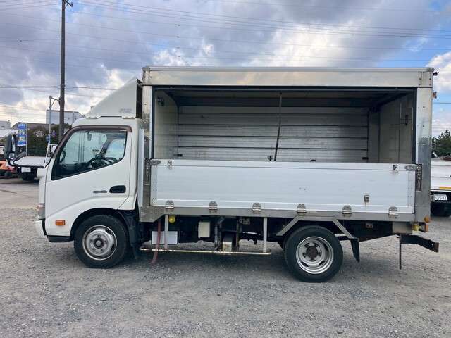 Hino Dutro 5