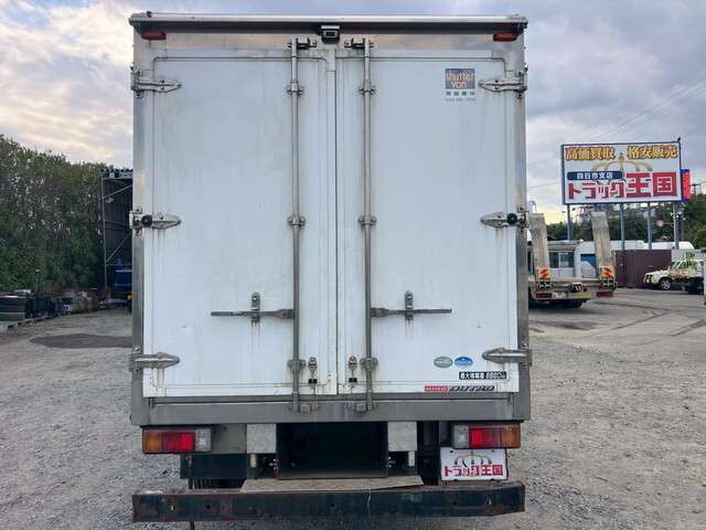 Hino Dutro 10