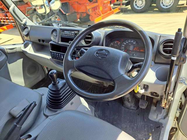 Hino Dutro 12