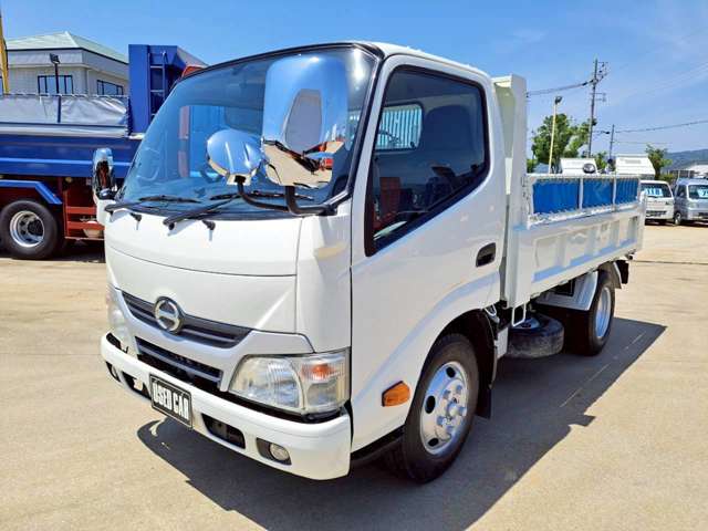 Hino Dutro 3