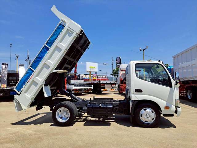 Hino Dutro 10