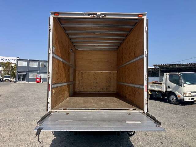 Isuzu Elf 10