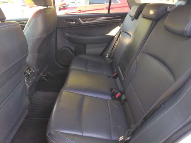 Subaru Legacy Outback 7