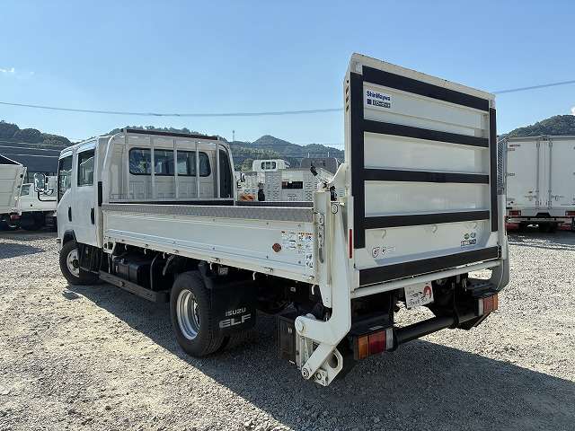 Isuzu Elf 6