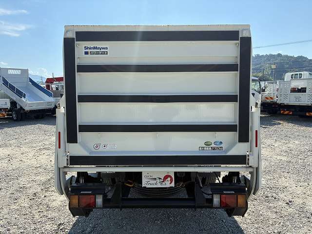 Isuzu Elf 7