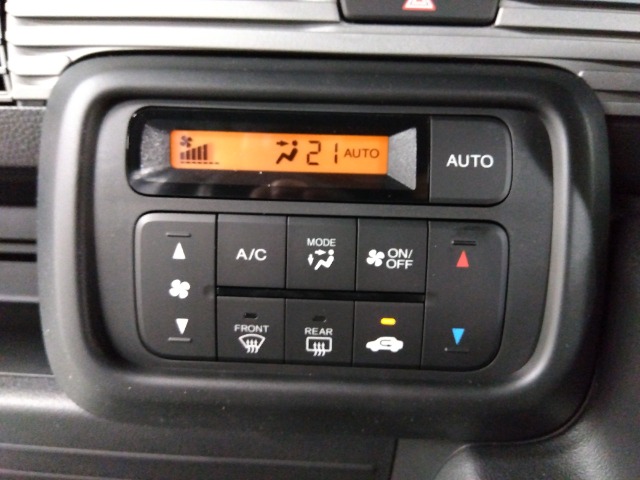 Honda N-VAN 8