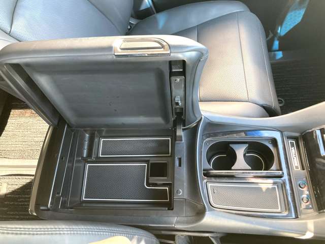 Toyota Vellfire 11