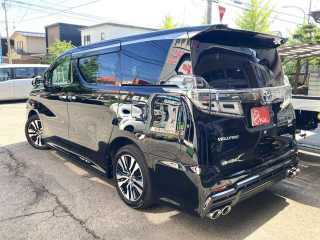 Toyota Vellfire 8