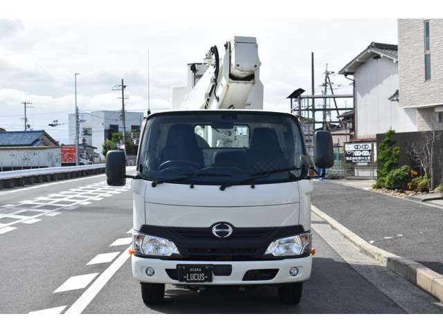 Hino Dutro 9