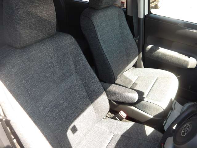Toyota Sienta 9
