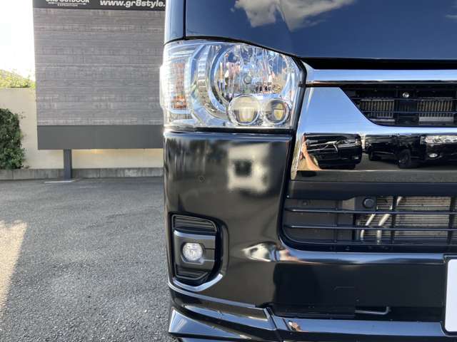 Toyota Hiace Van 12