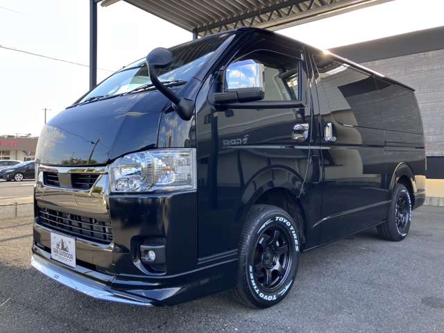 Toyota Hiace Van 8