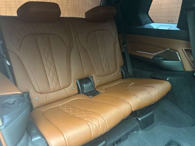 BMW X7 11