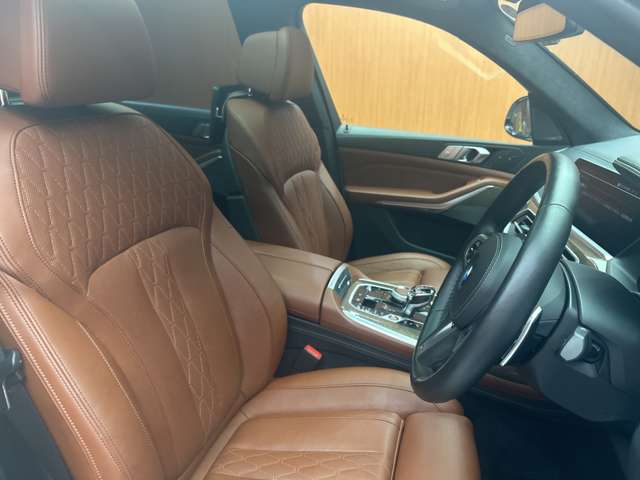 BMW X7 6