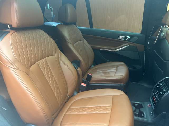 BMW X7 9