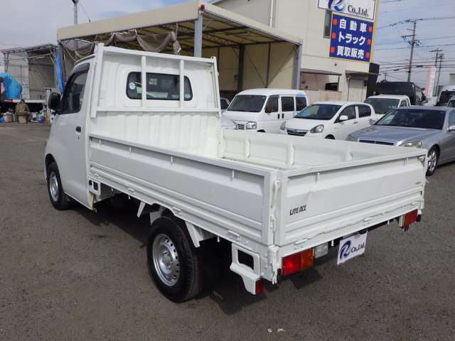 Toyota Light Ace Truck 2