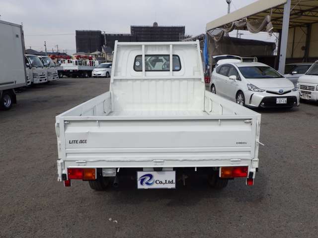 Toyota Light Ace Truck 5