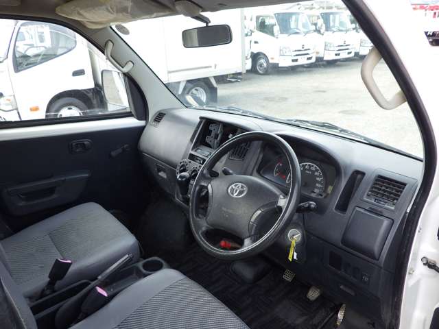 Toyota Light Ace Truck 9