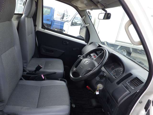 Toyota Light Ace Truck 10