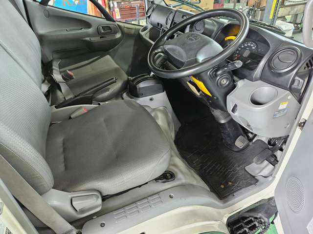 Hino Dutro 7