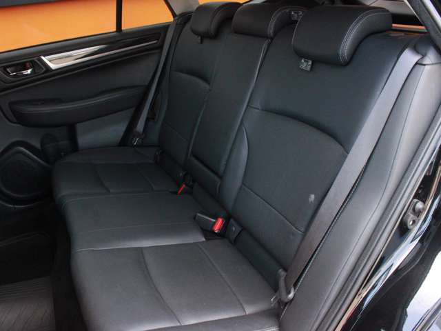 Subaru Legacy Outback 11