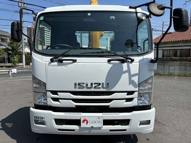 Isuzu Forward 2