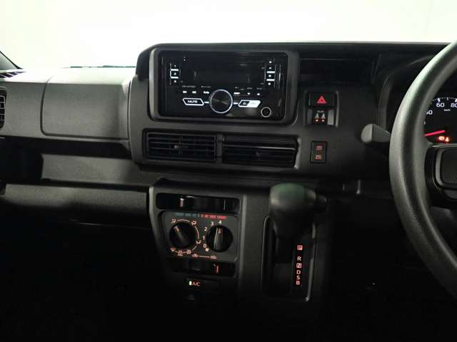 Daihatsu Hijet Deck Van 3