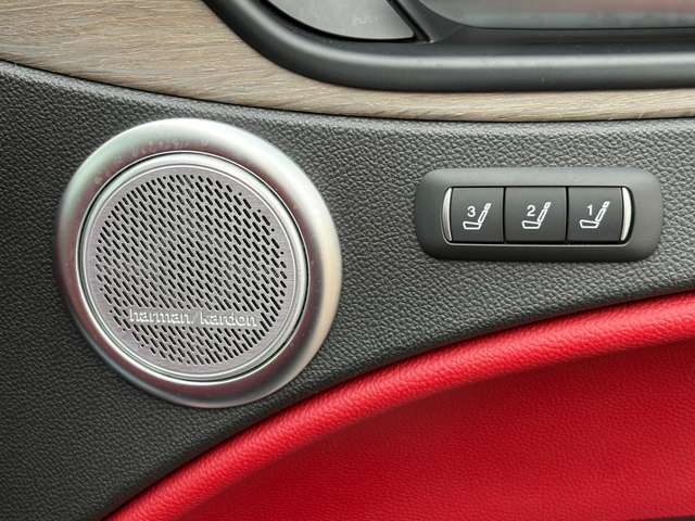 Alfa Romeo Stelvio 8