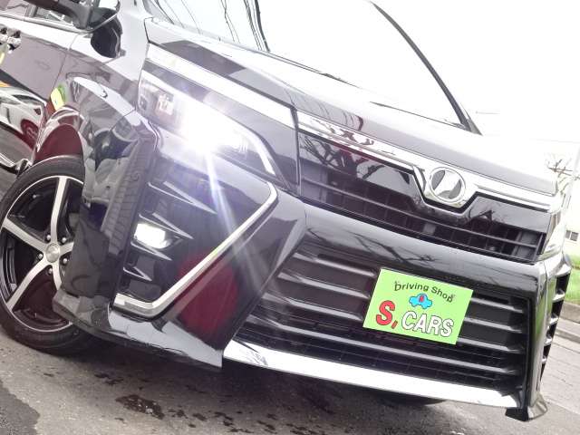 Toyota Voxy 4