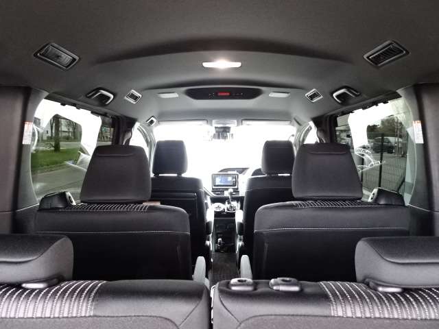 Toyota Voxy 7