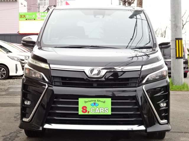 Toyota Voxy 9