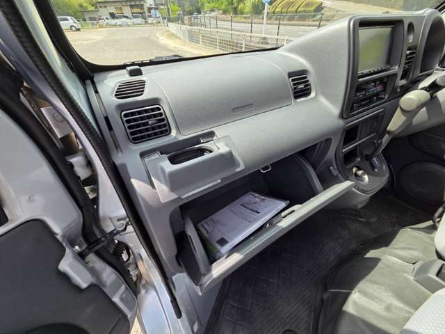 Daihatsu Hijet Deck Van 12