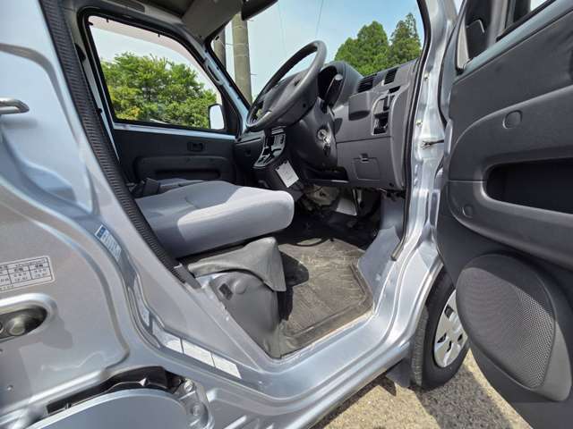 Daihatsu Hijet Deck Van 4