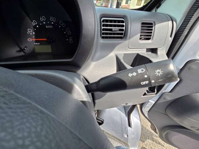 Daihatsu Hijet Deck Van 8