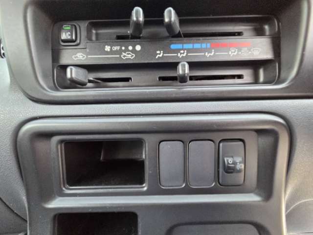 Daihatsu Hijet Deck Van 10