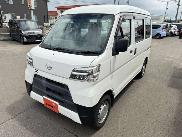 Daihatsu Hijet Cargo 6
